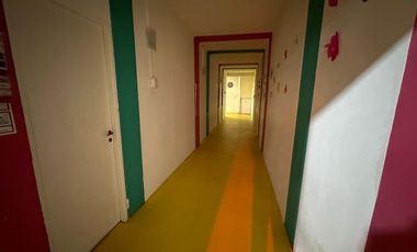 Galpon comercial sobre importante avenida en venta