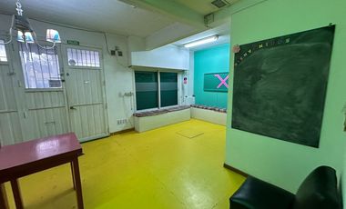 Galpon comercial sobre importante avenida en venta