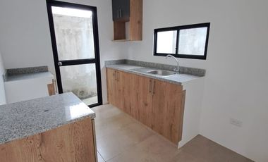 En venta casa de 3 dormitorios en urb.Los Prados.