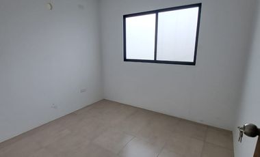 En venta casa de 3 dormitorios en urb.Los Prados.