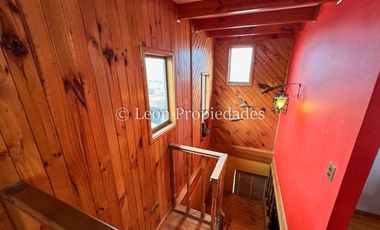 Leon Propiedades vende parcela con 2 casas en Maria pinto, Curacaví.