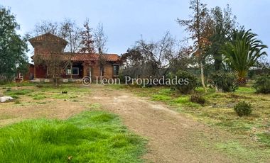 Leon Propiedades vende parcela con 2 casas en Maria pinto, Curacaví.