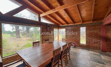 Leon Propiedades vende parcela con 2 casas en Maria pinto, Curacaví.