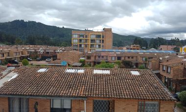 EXCELENTE APARTAMENTO VENDO