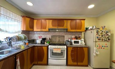 En Venta Casa de 5 dormitorios el sector de Narancay - Cuenca