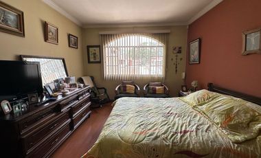 En Venta Casa de 5 dormitorios el sector de Narancay - Cuenca