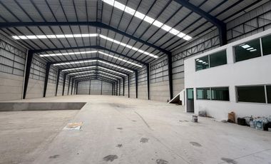 Nave 3000 M2 Parque Industrial con Vigilancia atrás de VW. Tres Andénes