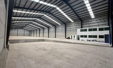 Nave 3000 M2 Parque Industrial con Vigilancia atrás de VW. Tres Andénes
