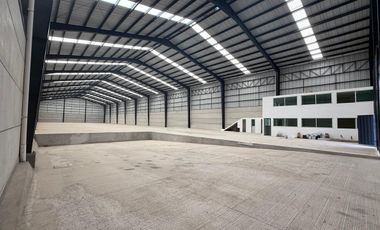 Nave 3000 M2 Parque Industrial con Vigilancia atrás de VW. Tres Andénes