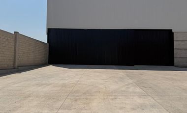 Nave 3000 M2 Parque Industrial con Vigilancia atrás de VW. Tres Andénes