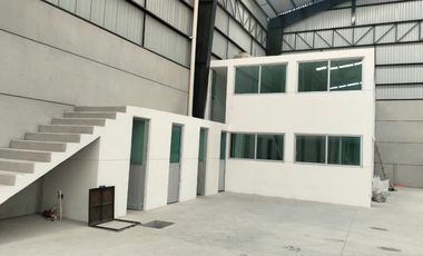 Nave 3000 M2 Parque Industrial con Vigilancia atrás de VW. Tres Andénes