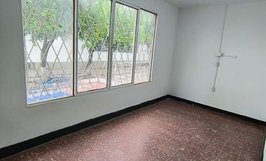 ALQUILO EXCELENTE CASA LOCAL EN BARRIO ALAMEDA EN ZONA COMERCIAL