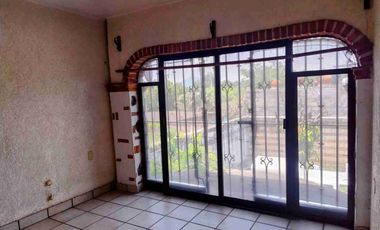 Linda casa en av. Principal (Zacatepec)