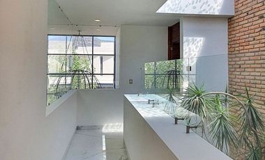 CASA EN RENTA O VENTA, ALTOZANO, EXCELENTE EQUIPAMIENTO, 3 RECAMARAS, 3.5 BAÑOS