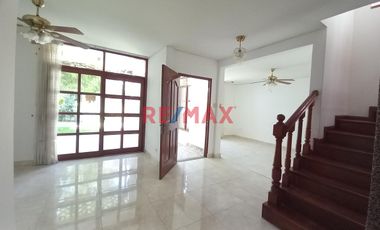 Casa En Alquiler En Exclusivo Condominio En Piura!//ID:1125102