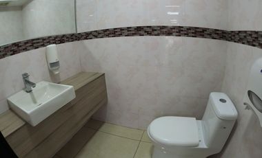 Alquiler Edificio en la 9 de Octubre - Centro de Guayaquil - Comercial - E05