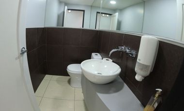 Alquiler Edificio en la 9 de Octubre - Centro de Guayaquil - Comercial - E05