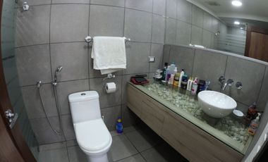 Alquiler Edificio en la 9 de Octubre - Centro de Guayaquil - Comercial - E05