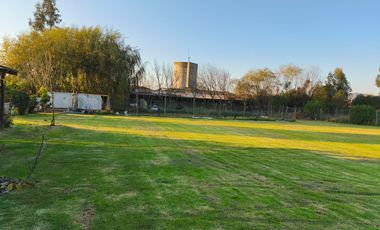 Parcela de 3000 mts2 con casa de 2 dormitorios 2 baños EN VENTA