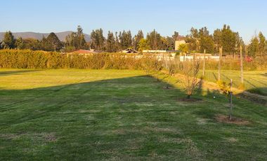 Parcela de 3000 mts2 con casa de 2 dormitorios 2 baños EN VENTA