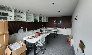 Vendo edificio de 4 pisos en esquina