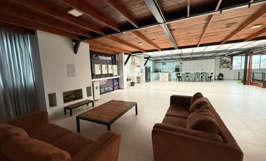 Vendo edificio de 4 pisos en esquina