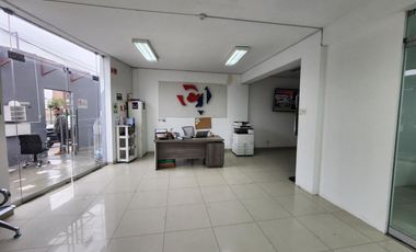 Vendo edificio de 4 pisos en esquina