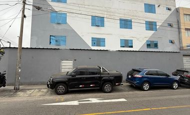 Vendo edificio de 4 pisos en esquina