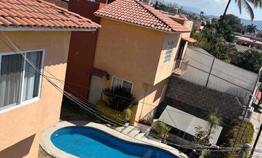 SE VENDE casa en condominio de solo 4 casas en la Colonia Tulipanes de Cuernavaca a solo 5 minutos de Plaza Galerias