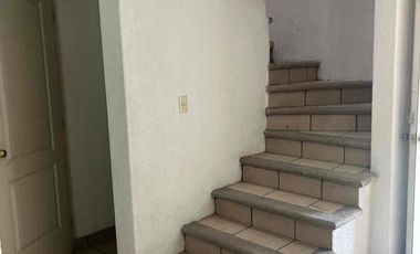 SE VENDE casa en condominio de solo 4 casas en la Colonia Tulipanes de Cuernavaca a solo 5 minutos de Plaza Galerias