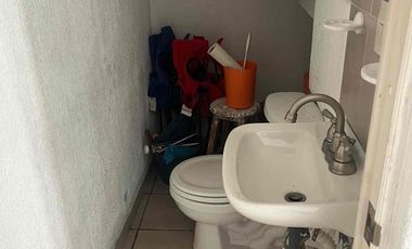 SE VENDE casa en condominio de solo 4 casas en la Colonia Tulipanes de Cuernavaca a solo 5 minutos de Plaza Galerias
