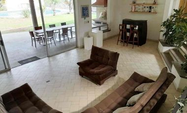 SE RENTA RESIDENCIA EN COLONIA DELICIAS, CUERNAVACA