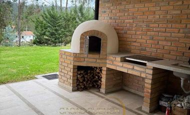 Lujosa Villa de 1 planta con 4 amplios Dormitorios con Domótica y Jacuzzy