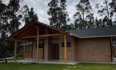 Lujosa Villa de 1 planta con 4 amplios Dormitorios con Domótica y Jacuzzy