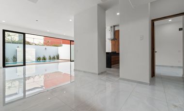 Casa nueva en venta en Fluvial, Puerto Vallarta, alberca y terraza privada
