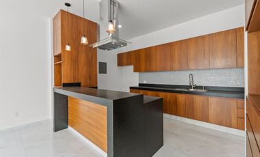 Casa nueva en venta en Fluvial, Puerto Vallarta, alberca y terraza privada