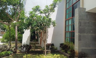 CASA EN RENTA AMUEBLADA ,TIPO LOFT, DOBLE ALTURA, ESPACIOS ABIERTOS, EN RESIDENCIAL ARBOLADA, EXCLUSIVA