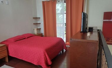 CASA EN RENTA AMUEBLADA ,TIPO LOFT, DOBLE ALTURA, ESPACIOS ABIERTOS, EN RESIDENCIAL ARBOLADA, EXCLUSIVA