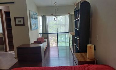 CASA EN RENTA AMUEBLADA ,TIPO LOFT, DOBLE ALTURA, ESPACIOS ABIERTOS, EN RESIDENCIAL ARBOLADA, EXCLUSIVA