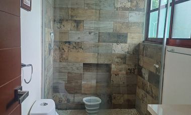 CASA EN RENTA AMUEBLADA ,TIPO LOFT, DOBLE ALTURA, ESPACIOS ABIERTOS, EN RESIDENCIAL ARBOLADA, EXCLUSIVA