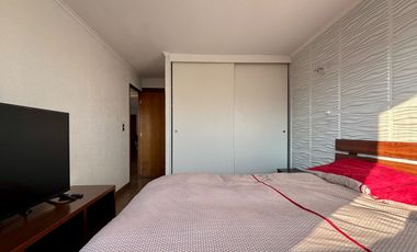 Se Vende Departamento Remodelado Y Amoblado, Estacionamiento. Providencia, Los Leones