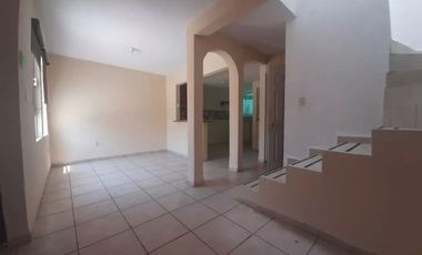 Excelente casa SIN AMUEBLAR en renta de 4 recámaras, en el parque la Herradura por las Mercedes.