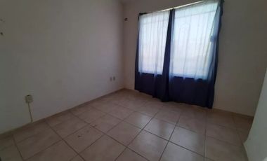 Excelente casa SIN AMUEBLAR en renta de 4 recámaras, en el parque la Herradura por las Mercedes.