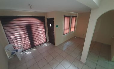 Excelente casa SIN AMUEBLAR en renta de 4 recámaras, en el parque la Herradura por las Mercedes.