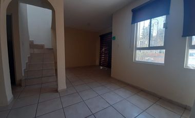 Excelente casa SIN AMUEBLAR en renta de 4 recámaras, en el parque la Herradura por las Mercedes.