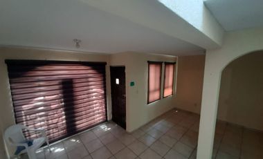 Excelente casa SIN AMUEBLAR en renta de 4 recámaras, en el parque la Herradura por las Mercedes.