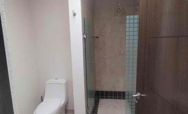 Amplia casa en renta 3 recámaras c/u con baño, Fracc Rancho Chapulco, Puebla. sobre periférico, cerca Lomas de Angelópolis.