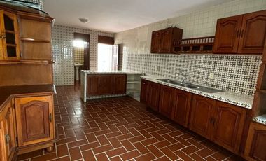 Casa en Venta de dos Niveles ubicada en Costa de Oro