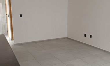 CASA DE UN NIVEL MUY CERCA DE ALTOZANO