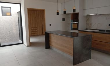 CASA DE UN NIVEL MUY CERCA DE ALTOZANO